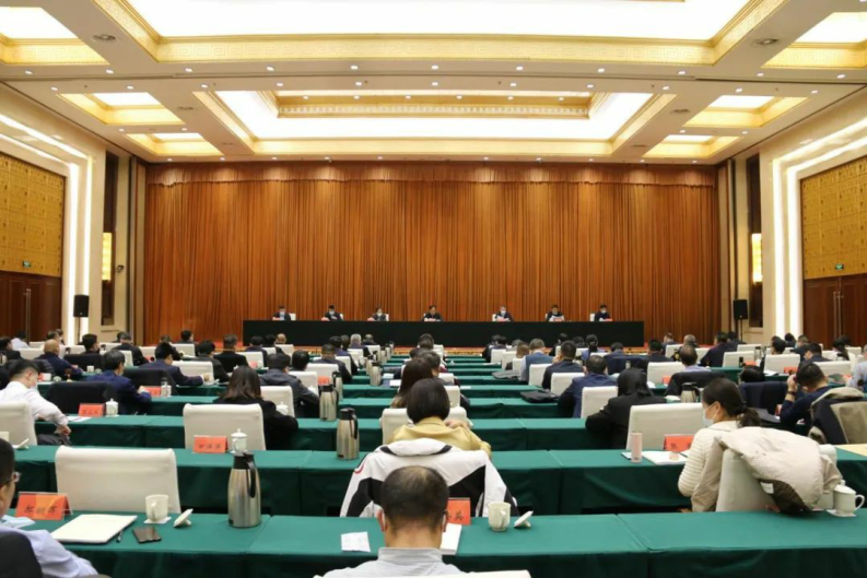 全区国资系统工作会议在呼和浩特召开