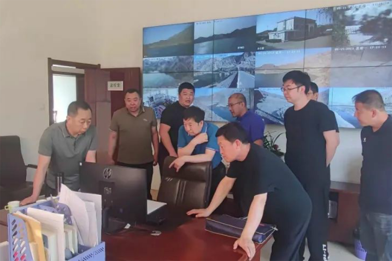 内蒙古水投集团总工程师席世宏一行深入升源水务公司开展水库安全隐患排查工作